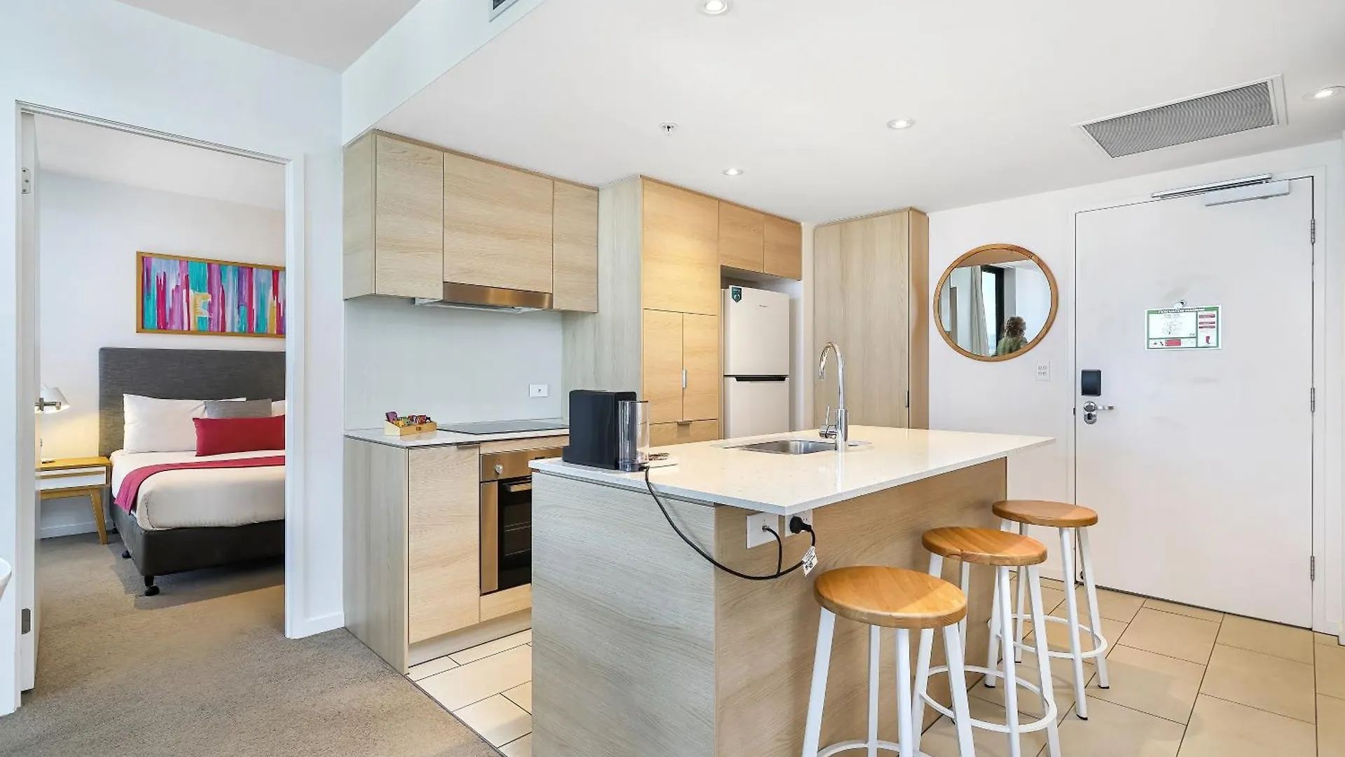 Broadbeach Oceanview Apartment Level 26 With Carpark - 4 Mins Walk To The Beach Gold Coast 0*,