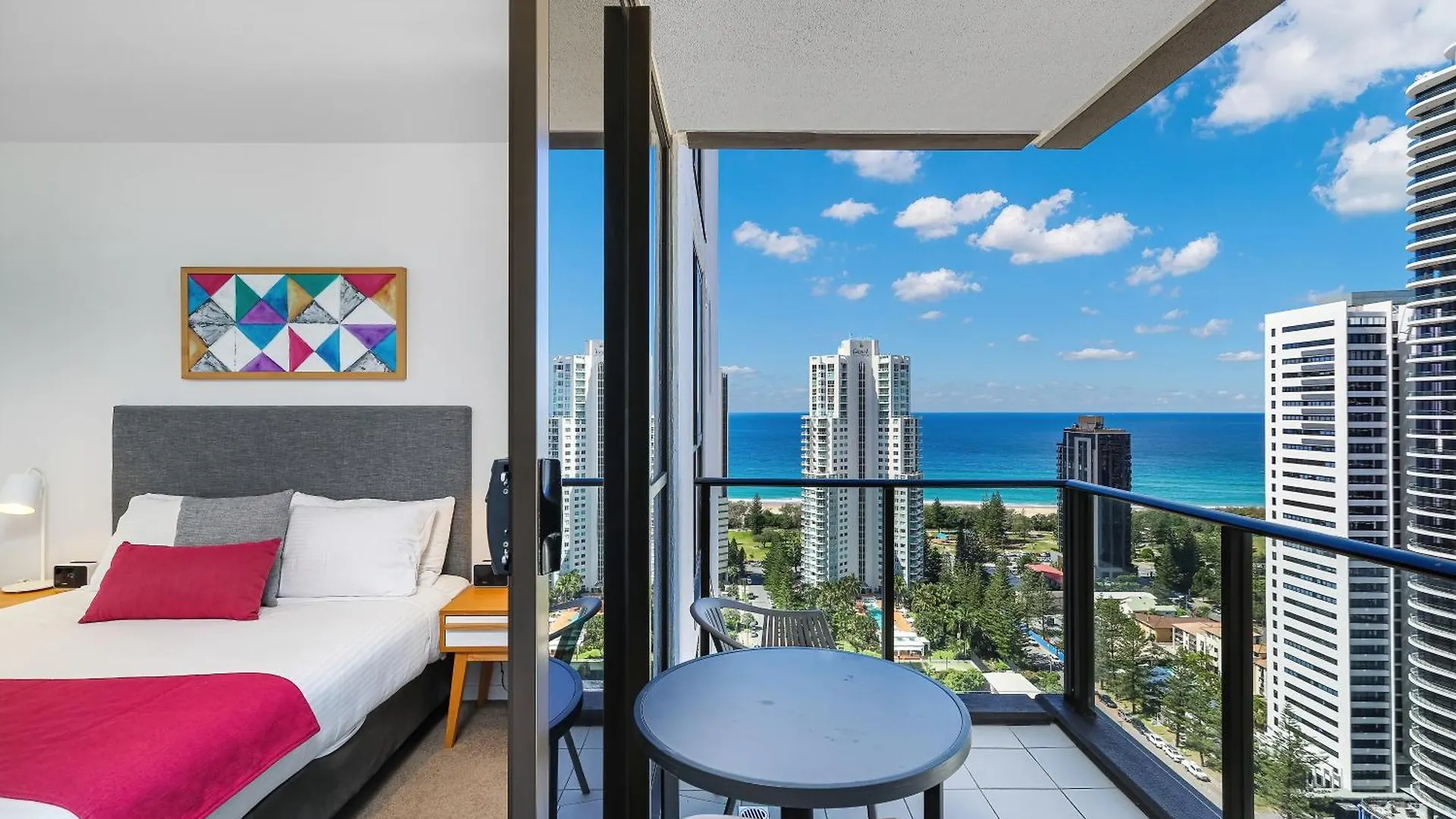 Broadbeach Oceanview Apartment Level 26 With Carpark - 4 Mins Walk To The Beach Gold Coast