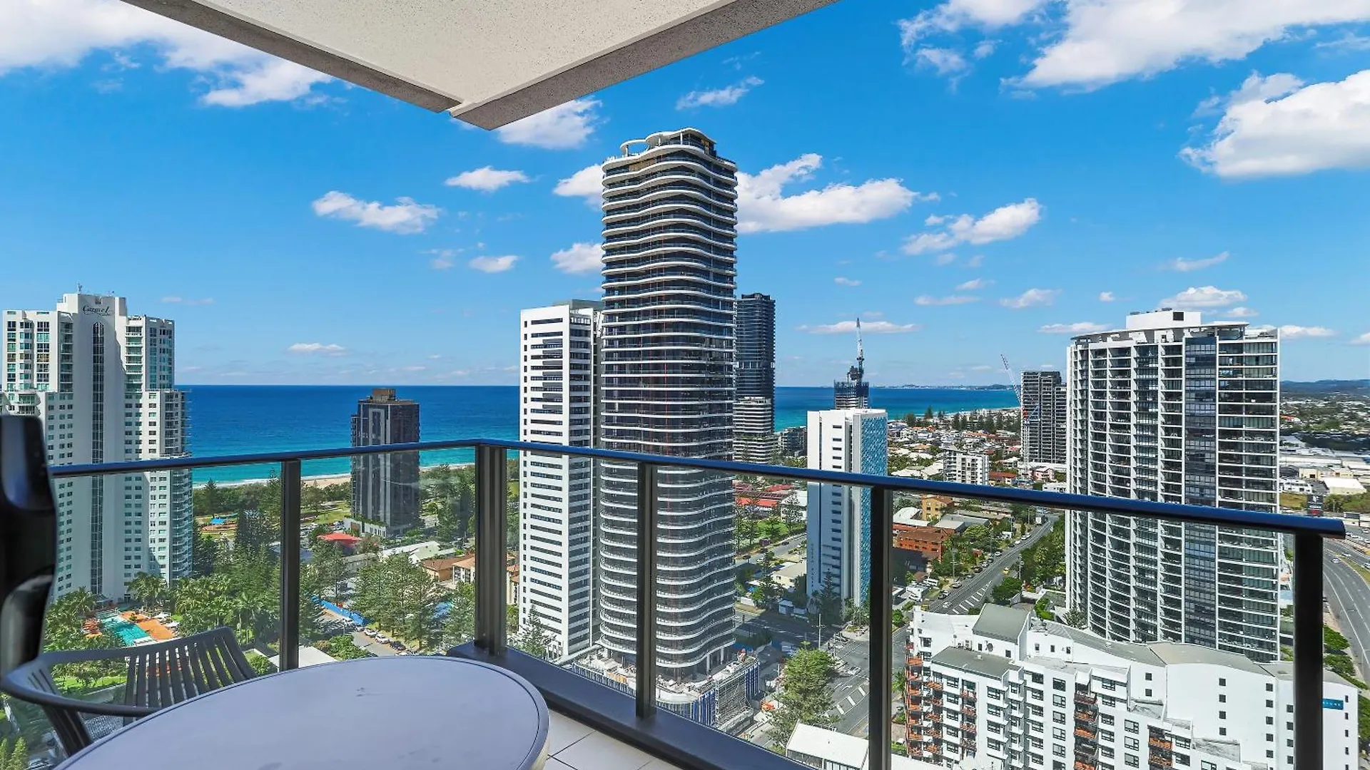 Broadbeach Oceanview Apartment Level 26 With Carpark - 4 Mins Walk To The Beach Gold Coast 0*,